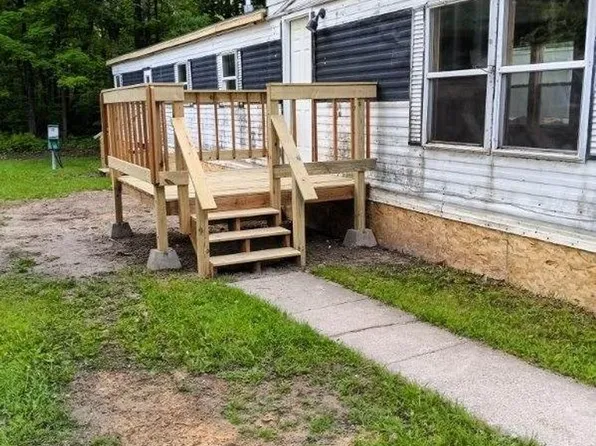 Twin Lakes Mobile Homes, 300 Chenevert Ave Lot 18, Bovey, MN 55709