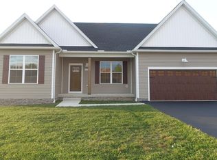 310 Steeple View Dr #18, Hanover, PA 17331