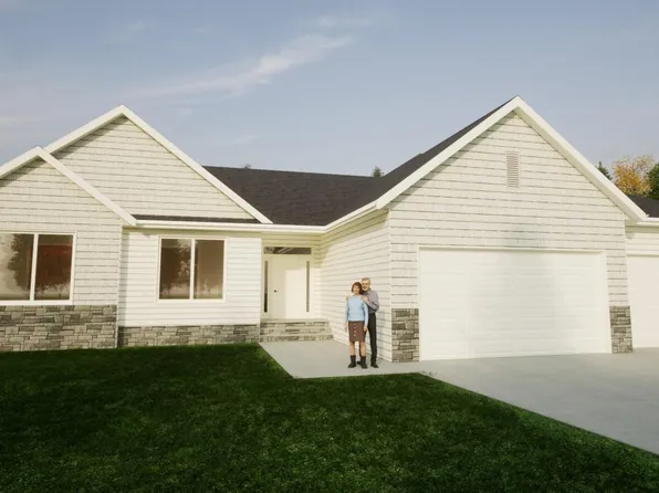 5541 31st St S, Fargo, ND 58104