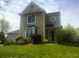 256 Mayflower Ct, Gurnee, IL 60031