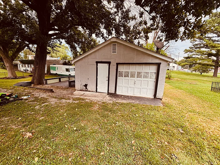 1805 W Adams St — Photo 19