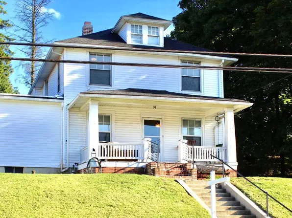 67 W Main St, Windsor, PA 17366