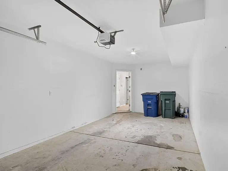 694 N Hydra Pl #A — Photo 19