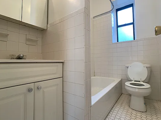 Rented by Building Equity Real Estate LLC | media 17