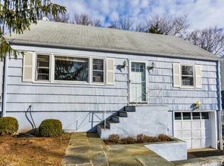 14 Fullin Ct, Norwalk, CT 06851