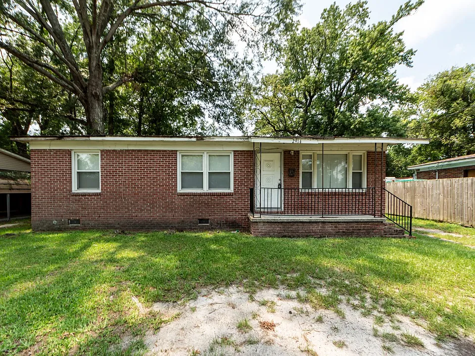 2914 Charlene Dr