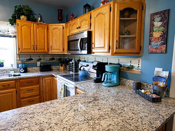 4th image of 351 Jones Ave #1