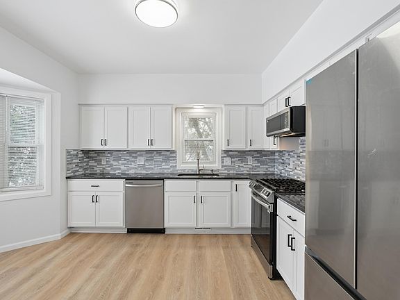 4th image of 12041 Ibis St NW