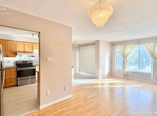 292 Goldridge Dr #292, Ottawa, ON K2T 1L1