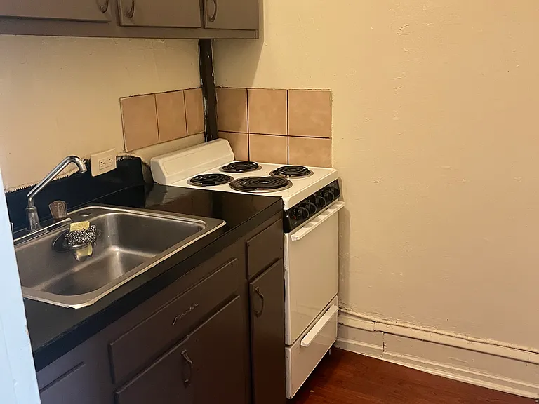 4668 N Penn St #3 — Photo 1