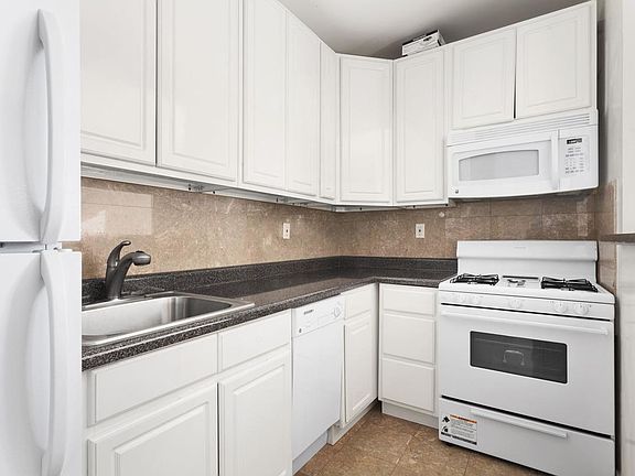 5th image of 140 W 79th St APT 11E