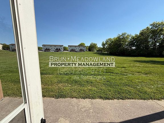3rd image of 1921 Meadowland Ln APT F