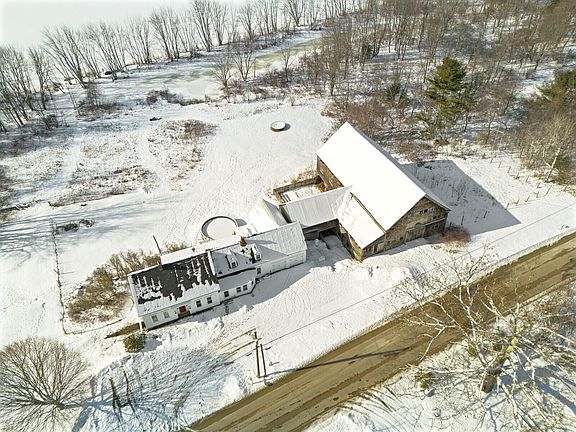 4th image of 675 River Road