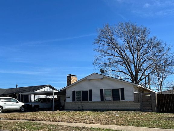 2nd image of 2728 Rosewood Dr