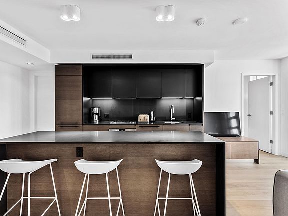 2nd image of 1289 Hornby St #3501