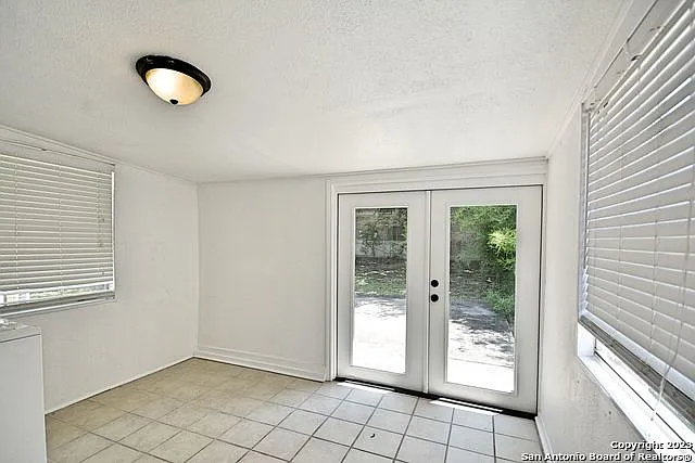 520 Avenue A — Photo 20