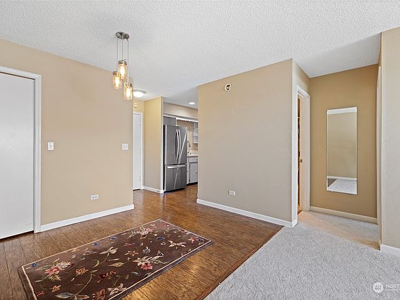 4th image of 440 St Helens Avenue #303