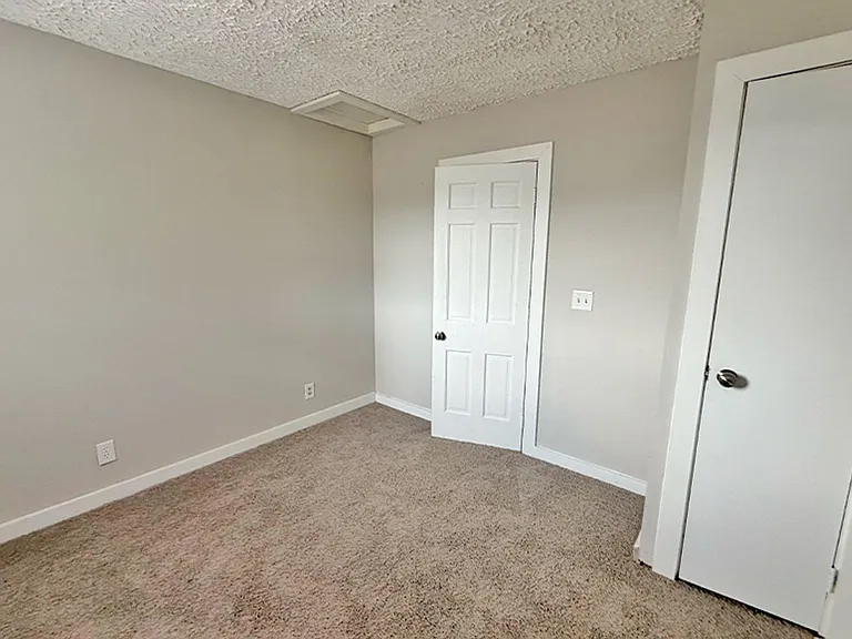 22-24 W Hollister St — Photo 8