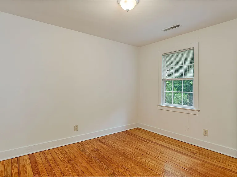 1 Riverside Dr #D — Photo 9