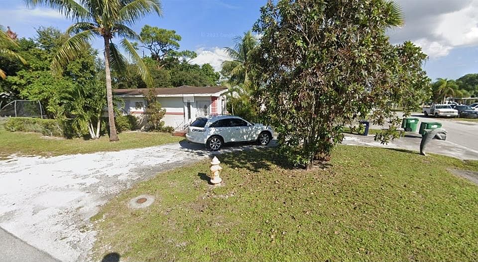 2nd image of 1301 Kasim St