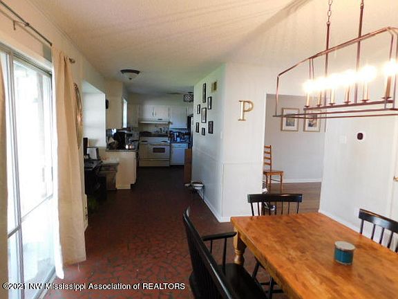 5th image of 8404 Cedarcrest Dr E