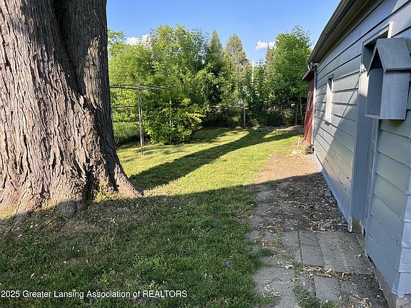 4th image of 3713 Burchfield Dr