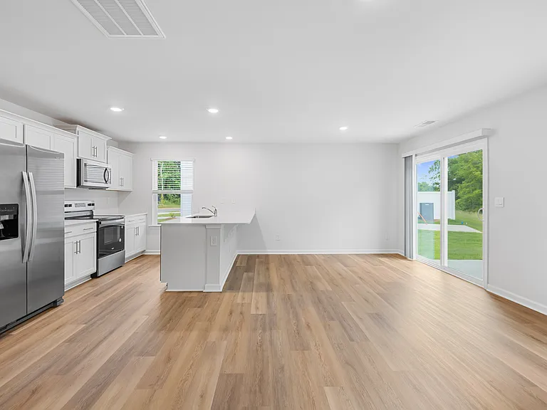 5150 Hyrule Dr — Photo 4