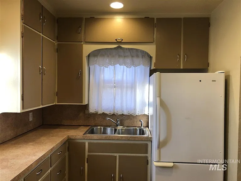 103 Fern St — Photo 7