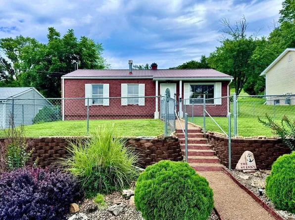 223 E Bellevue St, Pacific, MO 63069