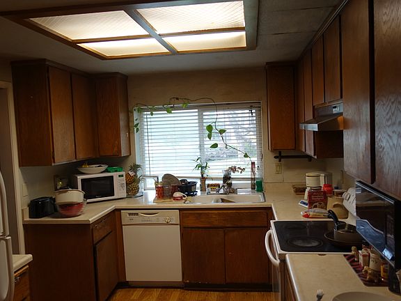 3rd image of 2899 Aylesbury Ct