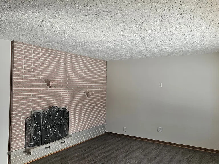 3824 E Diamond Ave — Photo 4