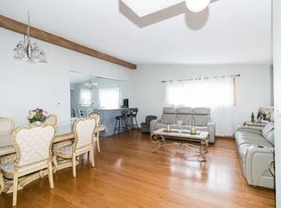 17523 William St, Lansing, IL 60438