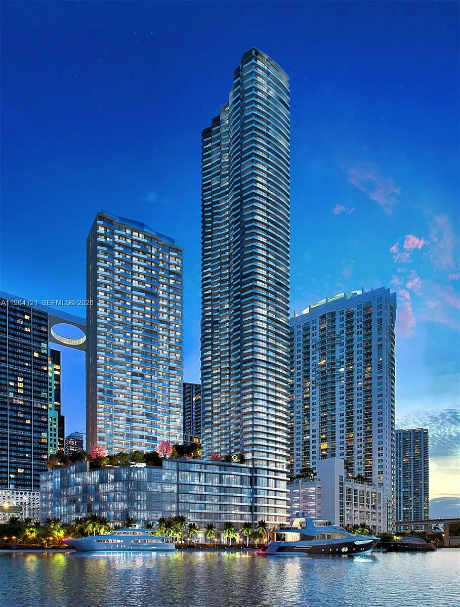 Building Photo - 77 SE 5th St #1611