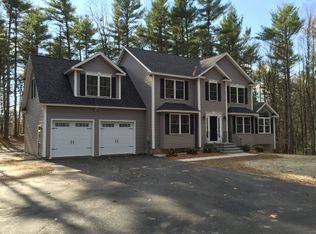 27 Pinecrest Dr, Bedford, NH 03110