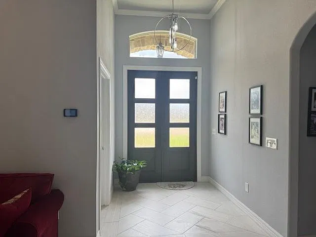 3 bed, 1898 sqft, $2,250 — Photo 2