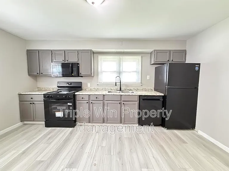 9739 Balboa Dr — Photo 11