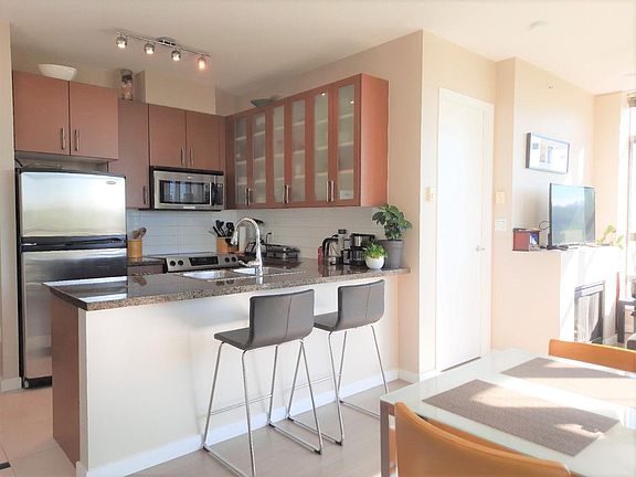 2nd image of 4250 Dawson St #506