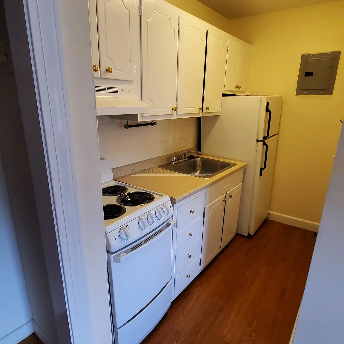 1 bed, 1.0 bath, $2,000 — Photo 3