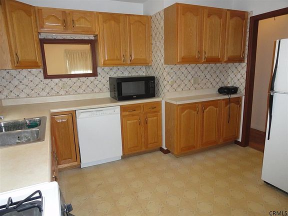 3rd image of 14 Continental Ave