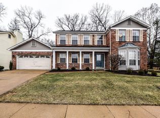 900 Hanna Valley Estates Dr, Ballwin, MO 63021