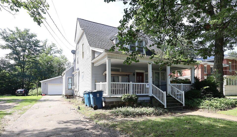 1st image of 142 Hull St