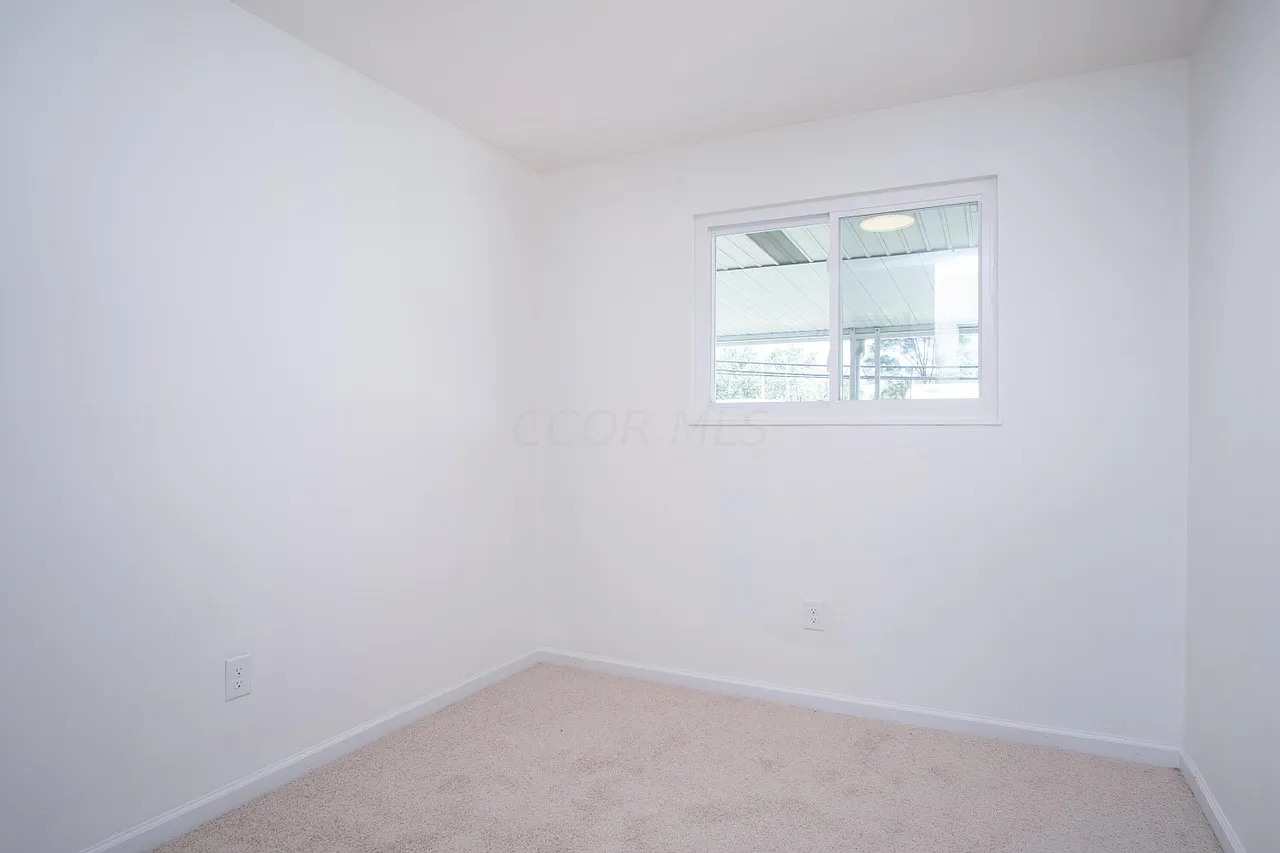 3 bed, 1000 sqft, $1,800 — Photo 4