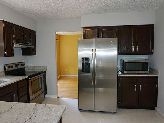 4th image of 264 Triple Crown Dr