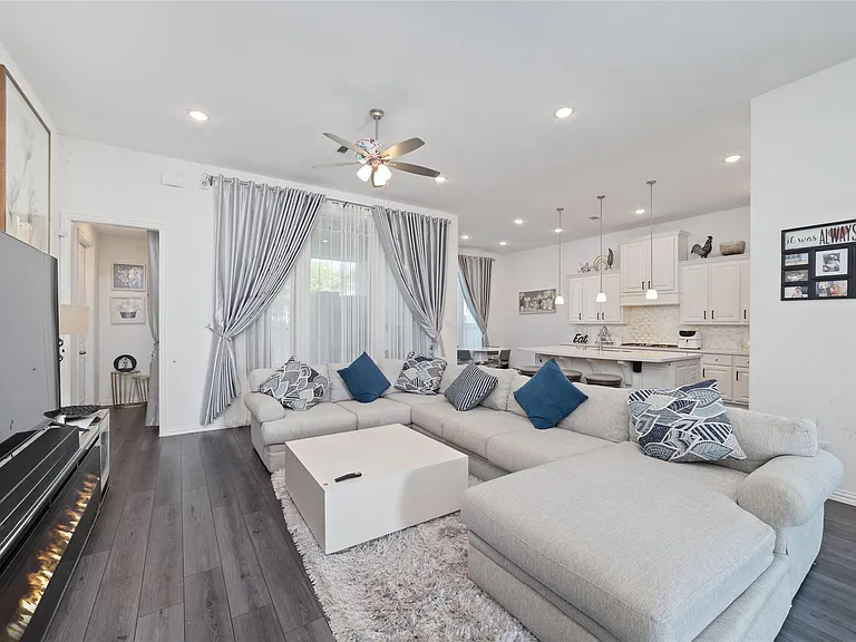 8515 Verona Falls Ct — Photo 9