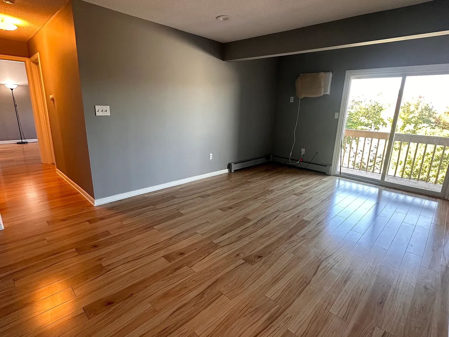 2 bed, 945 sqft, $1,900 — Photo 3