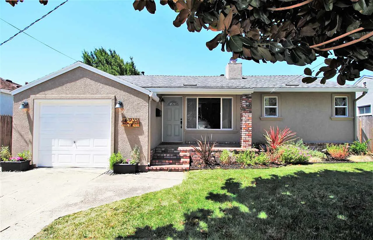 17351 Via Flores photo 1