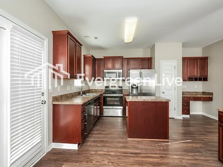 5568 Farm House Trl — Photo 8