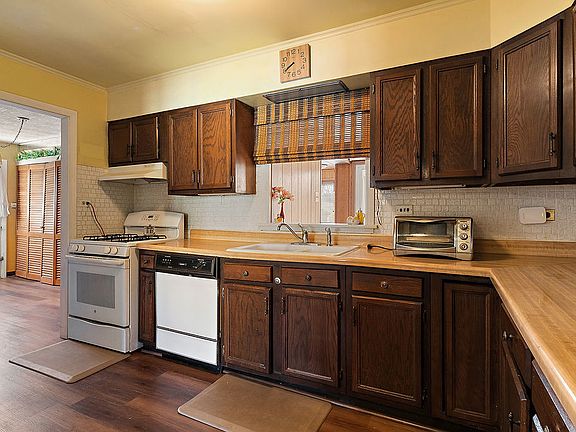 4th image of 1750 Potter Rd