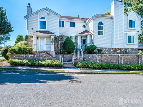601 Madaline Dr, Avenel, NJ 07001
