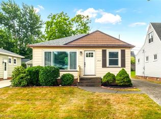 2607 Center Dr, Parma, OH